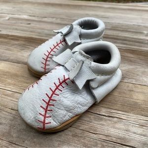 Freshly Picked Baseball Moccs‎ Moccasins Size 5